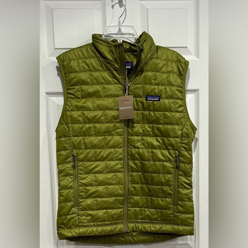 Patagonia Men's Medium Nano Puff Insulated Vest Graze Green NWT Puffer